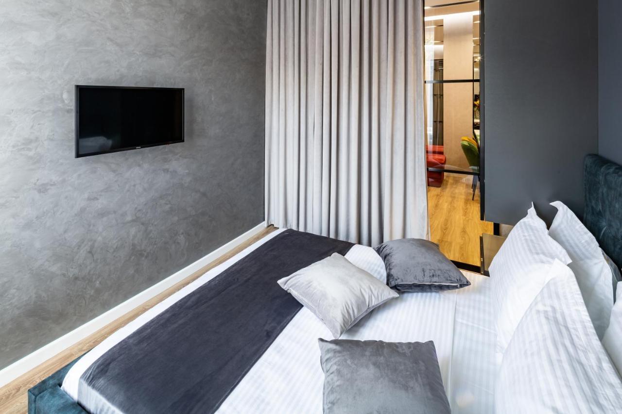 Alfa Apartments 3-Кімнатна Lux-Квартира У Центрі Львова Exterior photo