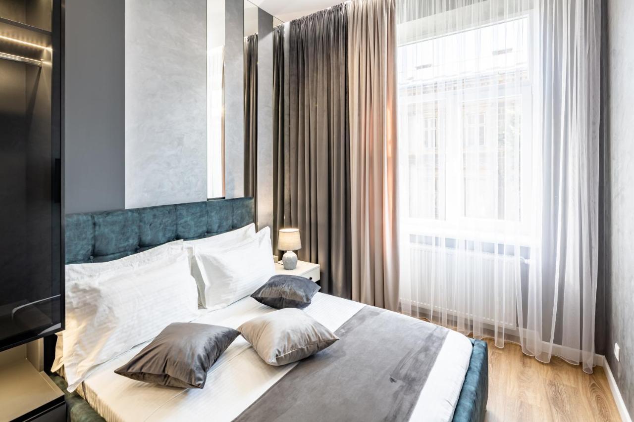 Alfa Apartments 3-Кімнатна Lux-Квартира У Центрі Львова Exterior photo