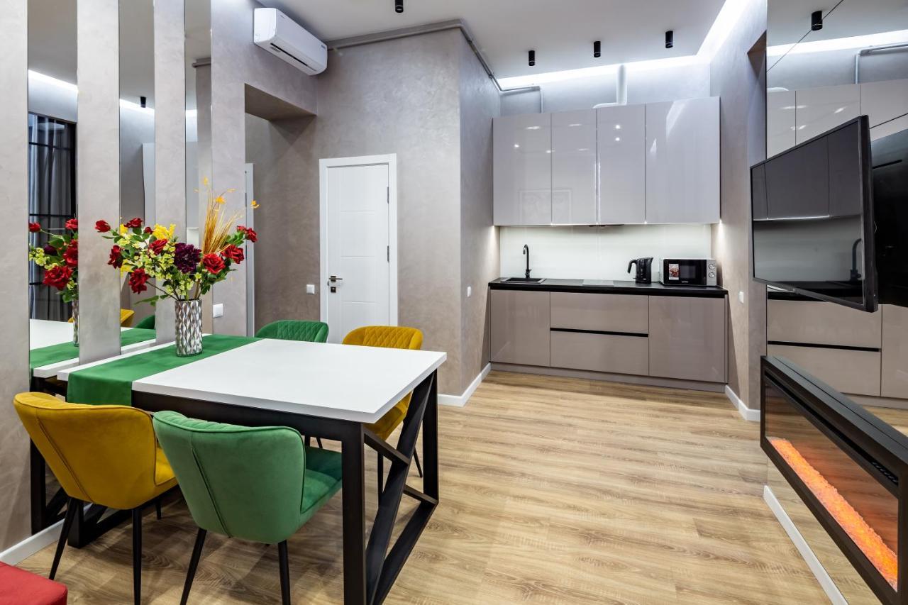 Alfa Apartments 3-Кімнатна Lux-Квартира У Центрі Львова Exterior photo
