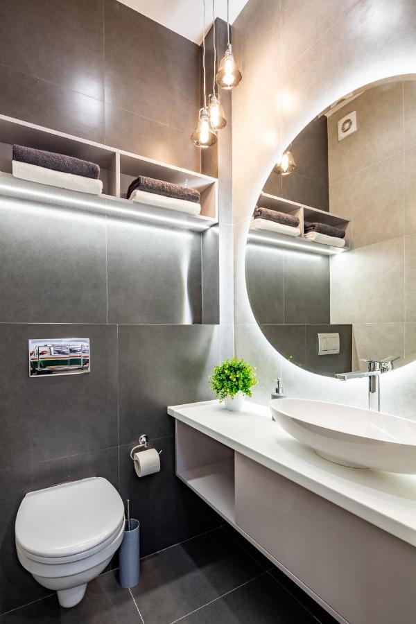 Alfa Apartments 3-Кімнатна Lux-Квартира У Центрі Львова Exterior photo